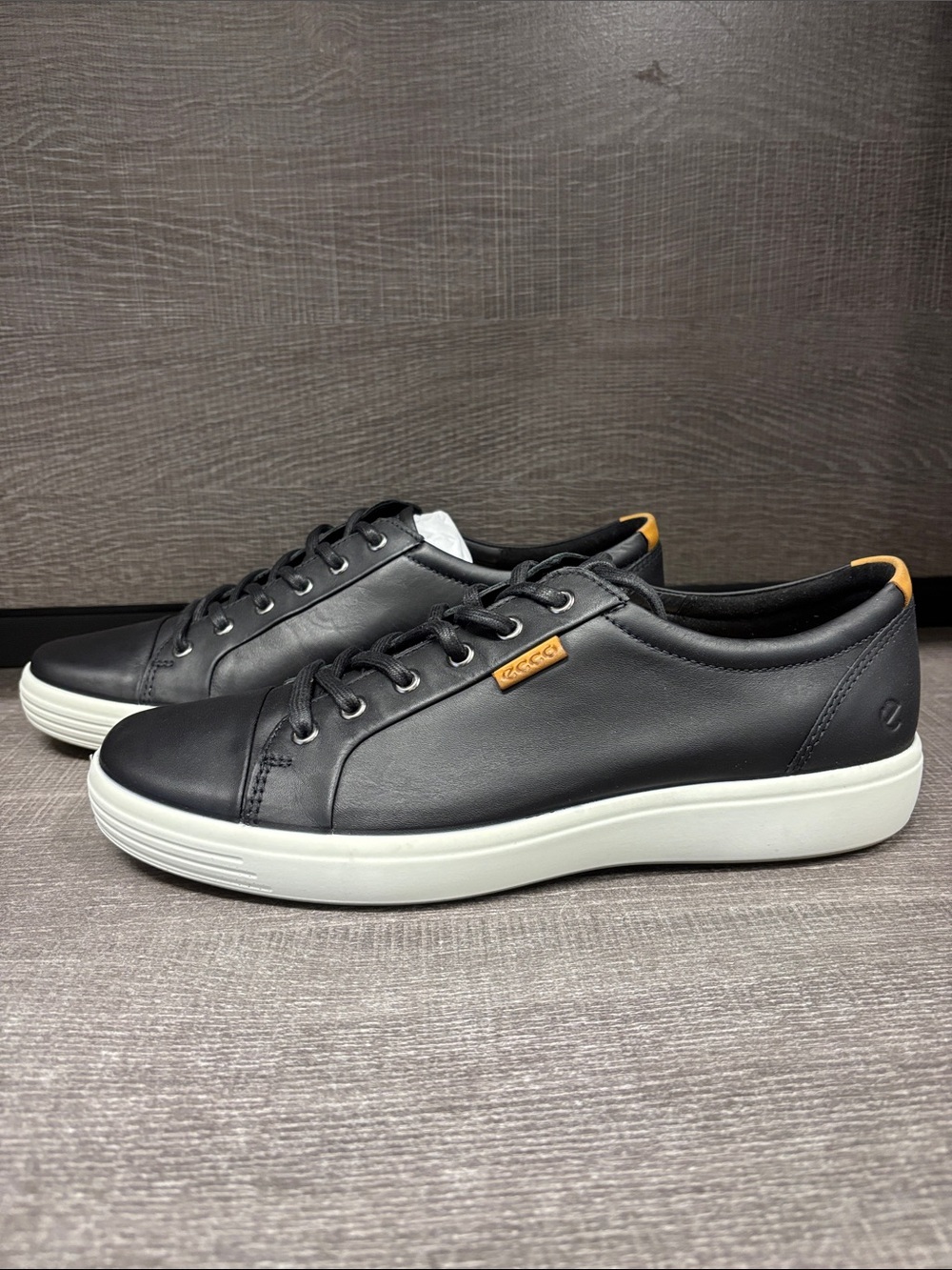 Men's ECCO Soft 7 Leather Sneaker (Black) - Size 10-10.5